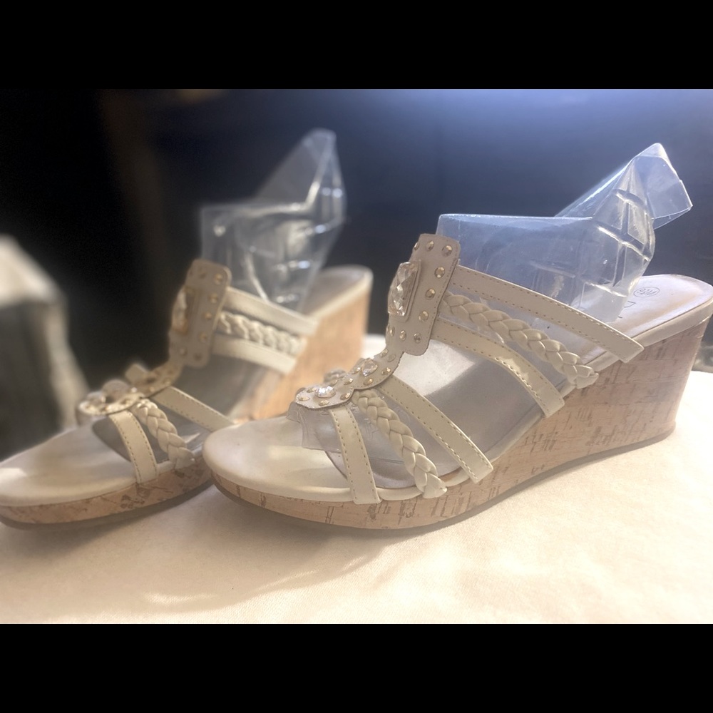 Cute sandals wedges heels size 9 1/2